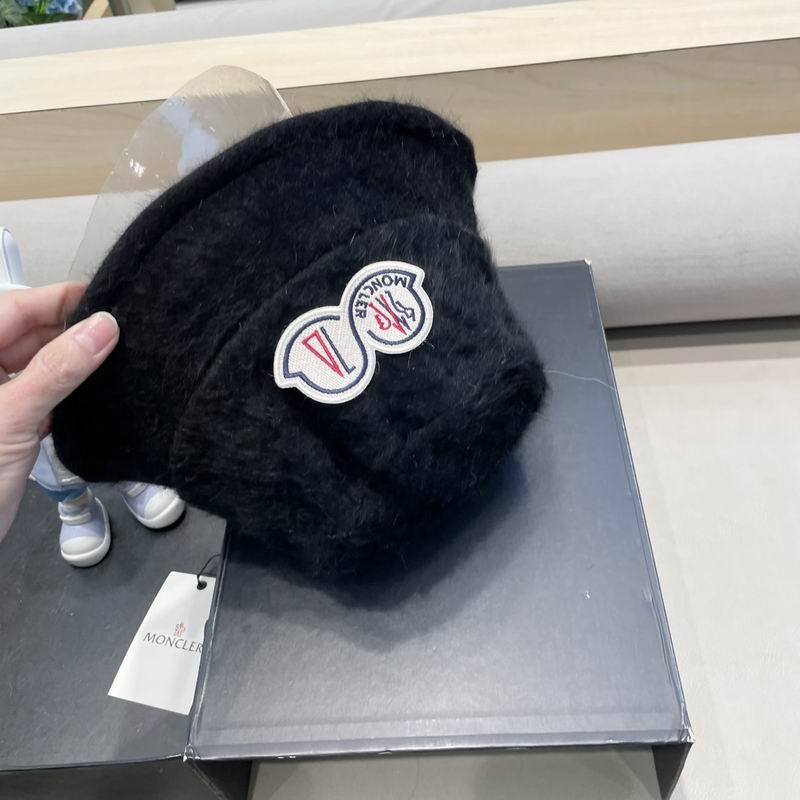 Moncler hat (2)
