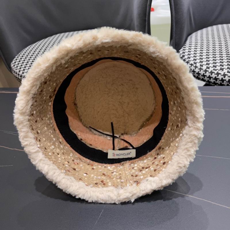 Moncler hat (2)