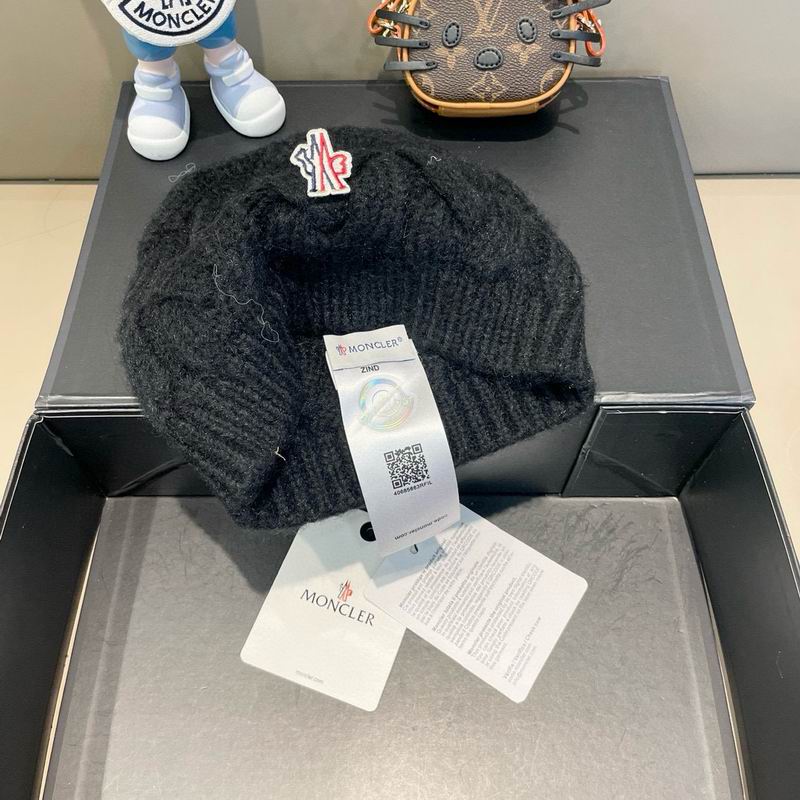 Moncler hat (2)