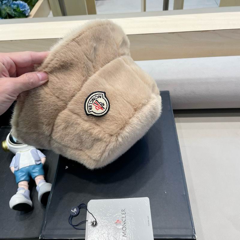 Moncler hat (2)