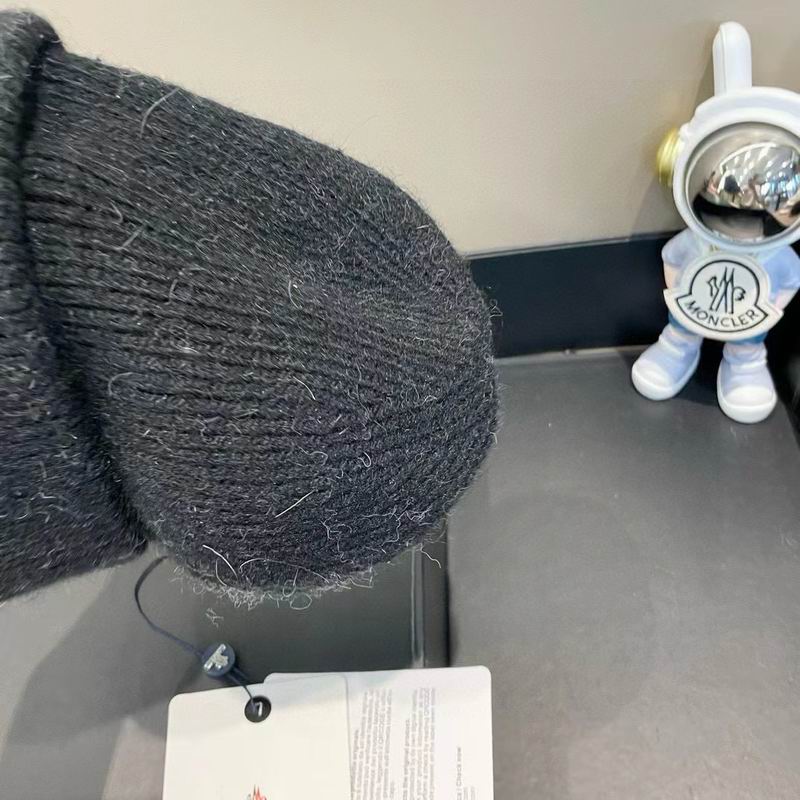 Moncler hat (263)