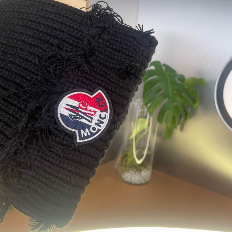 Moncler hat (307)