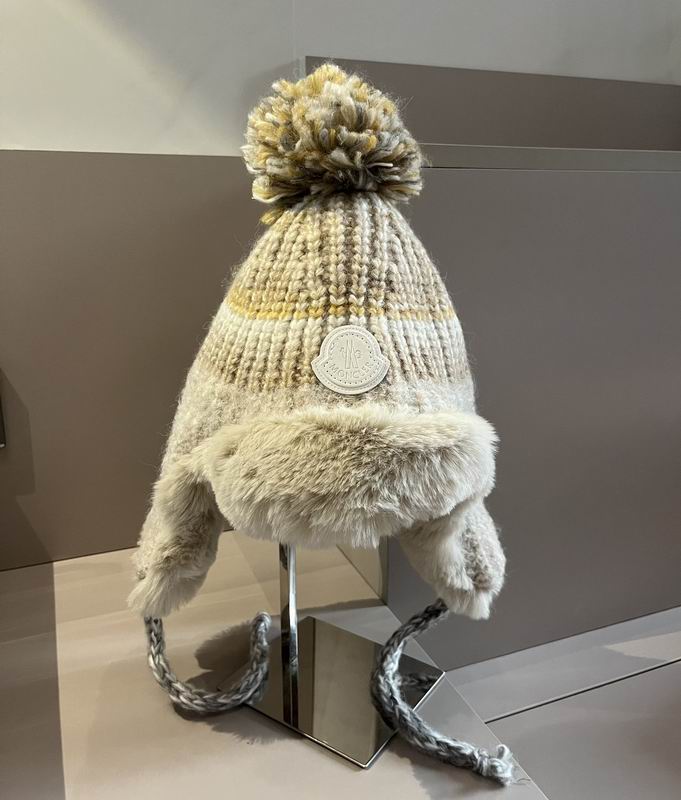 Moncler hat (330)