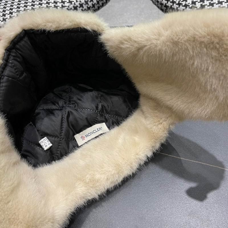 Moncler hat (342)