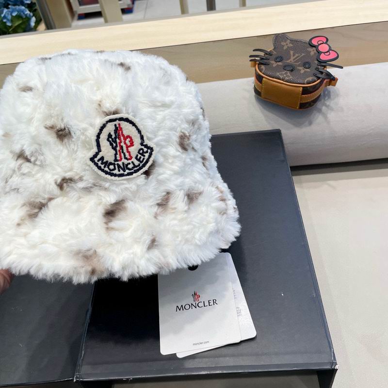Moncler hat (4)