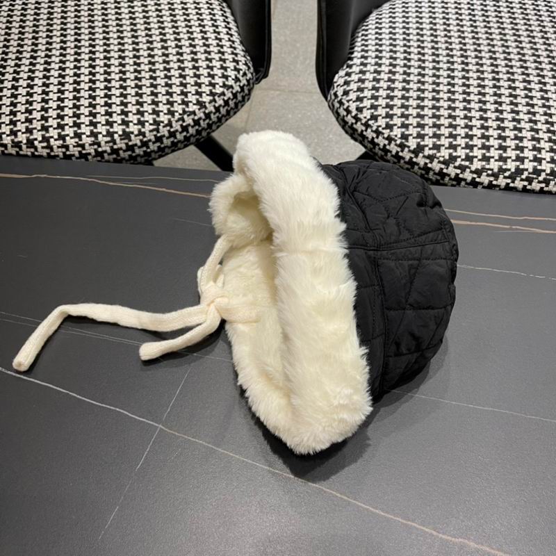 Moncler hat (40)