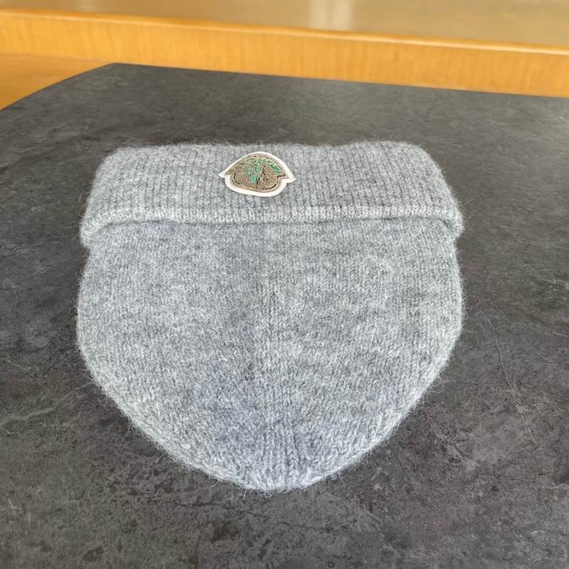 Moncler hat (490)