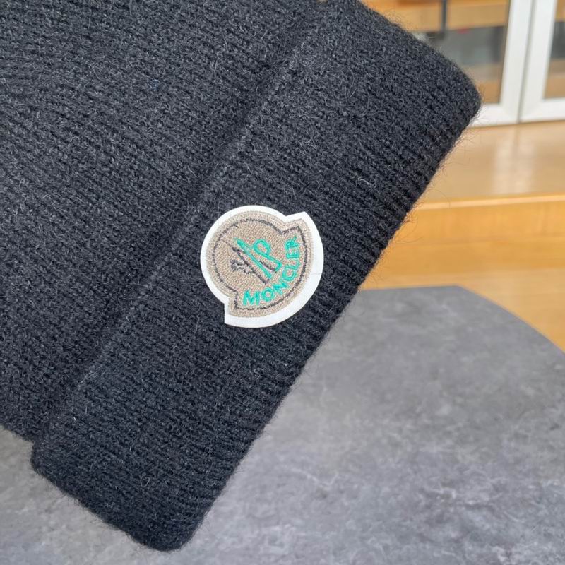 Moncler hat (496)