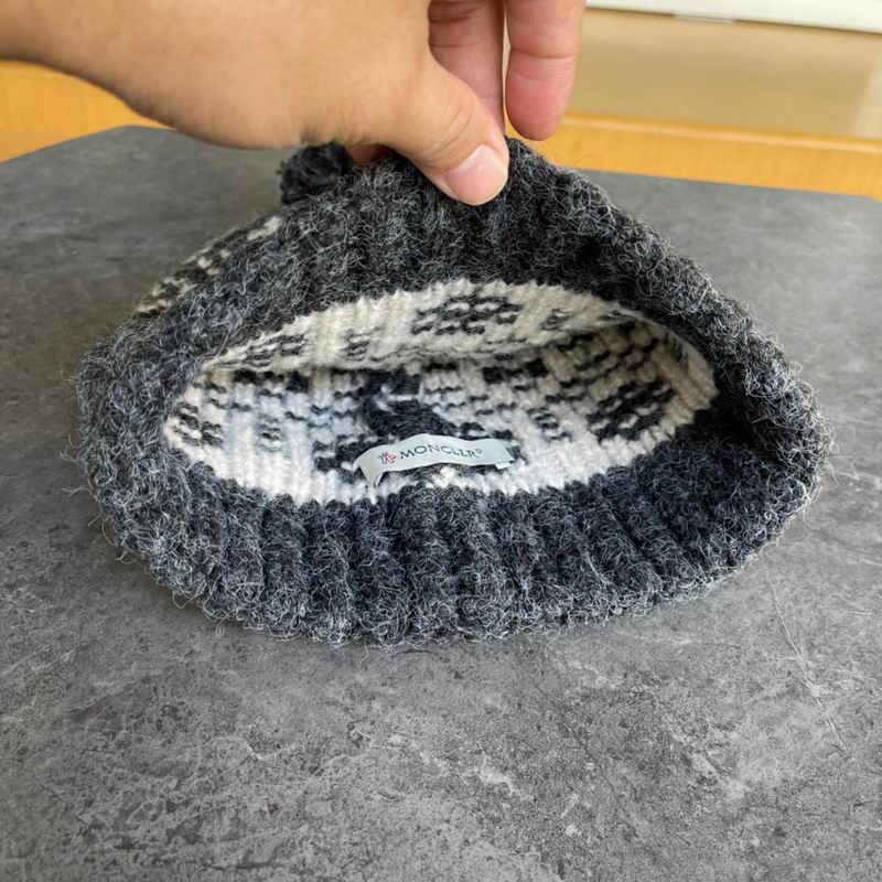 Moncler hat (589)