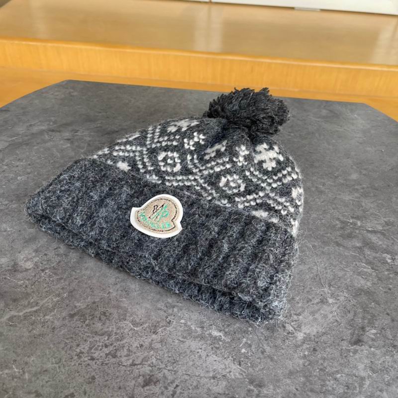 Moncler hat (596)