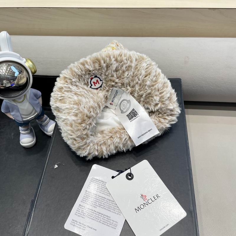 Moncler hat (633)