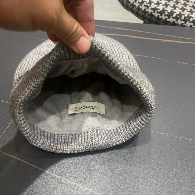 Moncler hat (654)