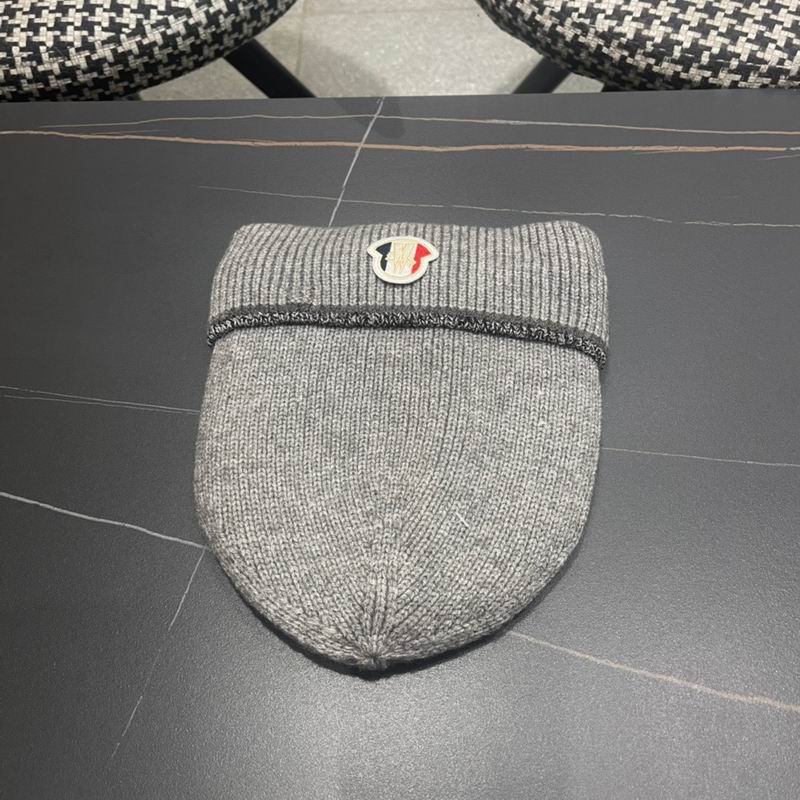 Moncler hat (660)