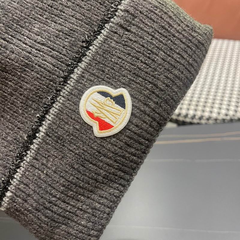 Moncler hat (686)