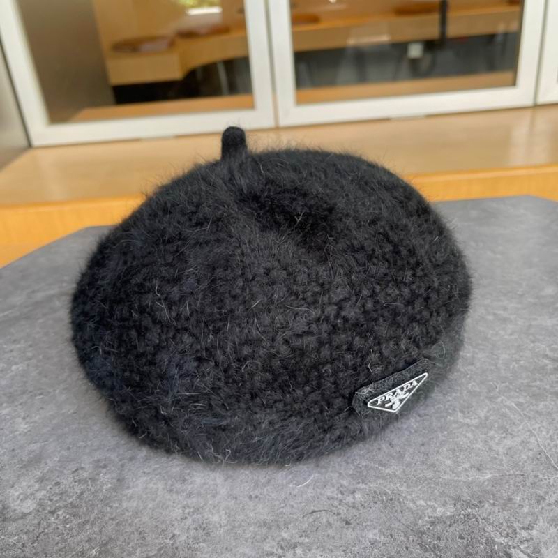 Prada beret (35)