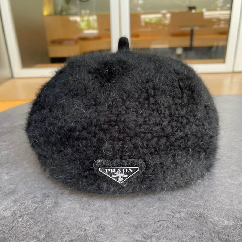 Prada beret (37)