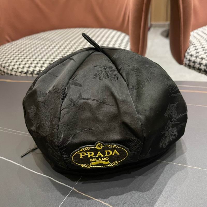 Prada beret (41)