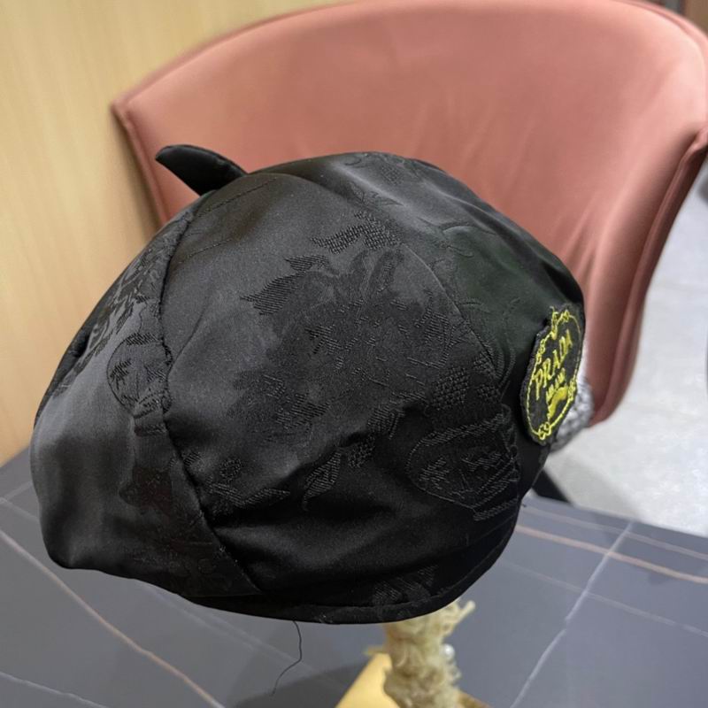 Prada beret (44)