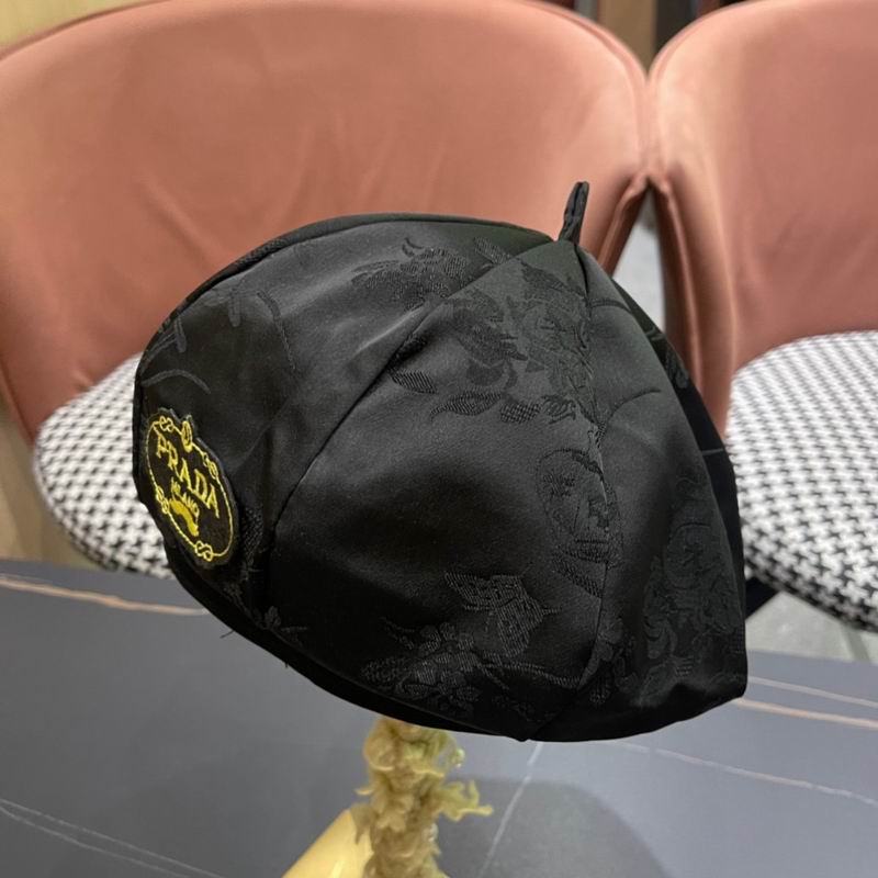 Prada beret (45)