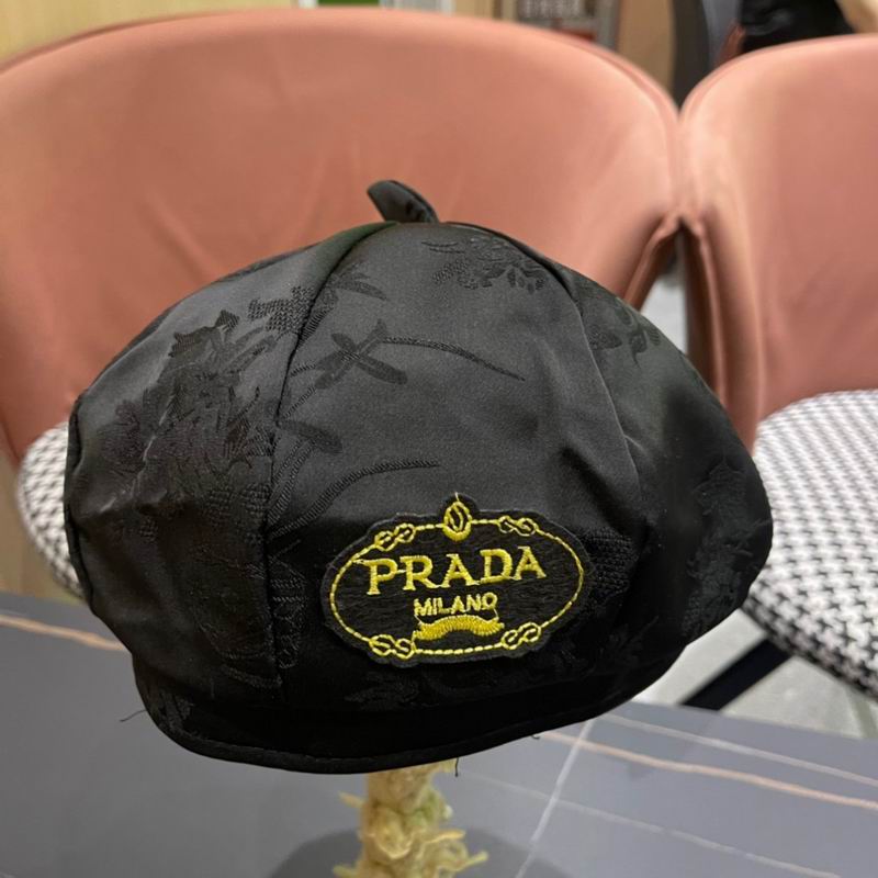 Prada beret (46)