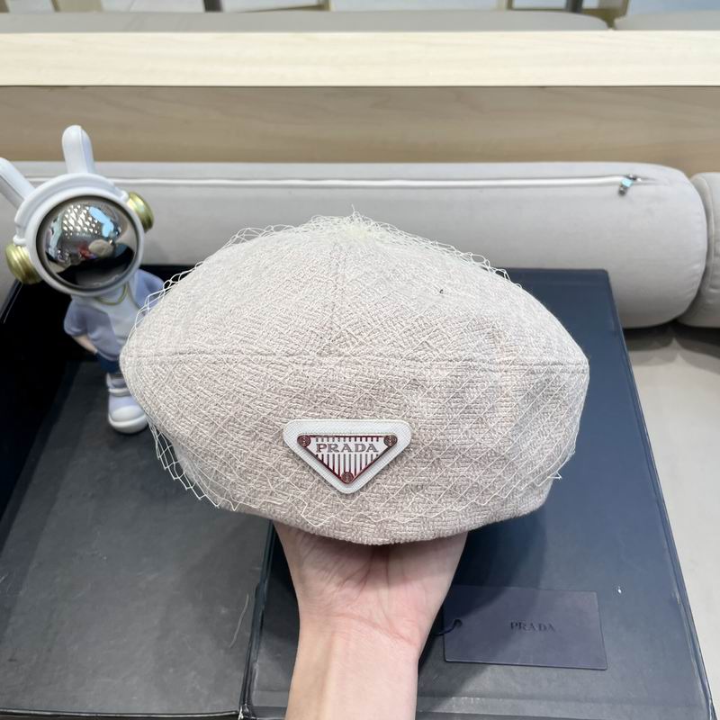 Prada beret (47)