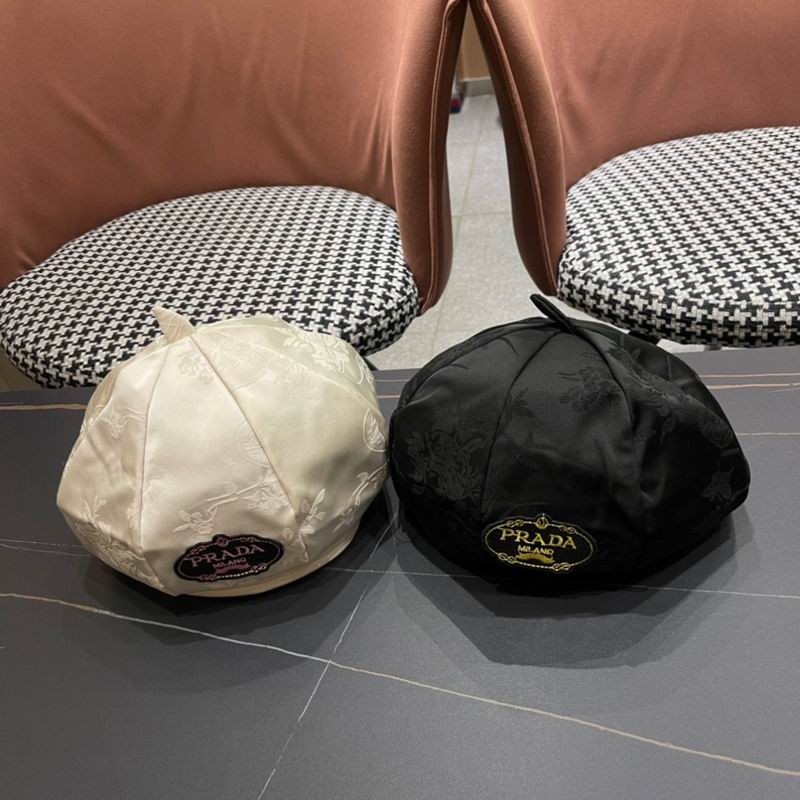 Prada beret (47)