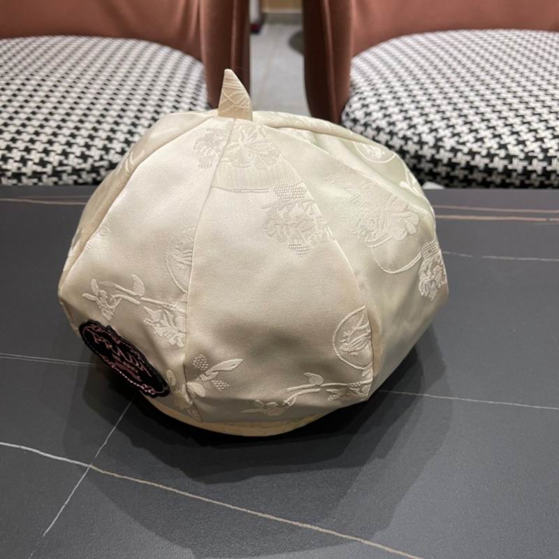 Prada beret (52)