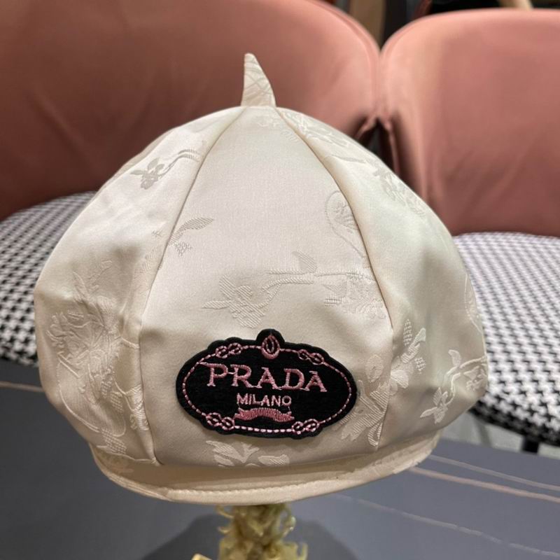 Prada beret (56)
