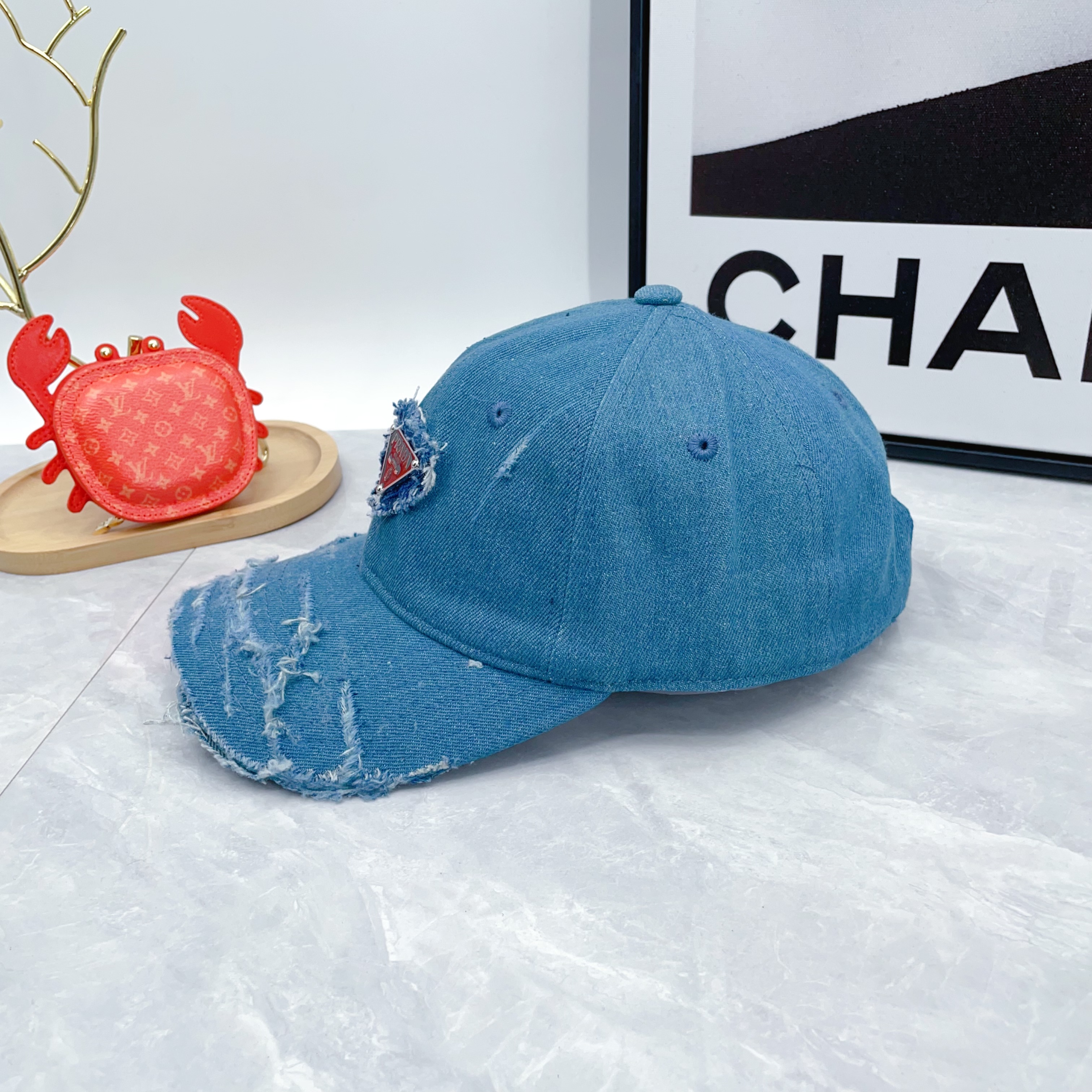 Prada cap dx (6)