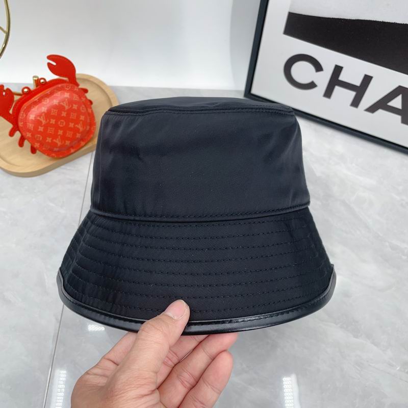 Prada hat dx (3)