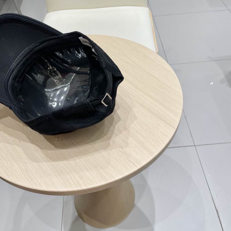 Balenciaga cap (120)