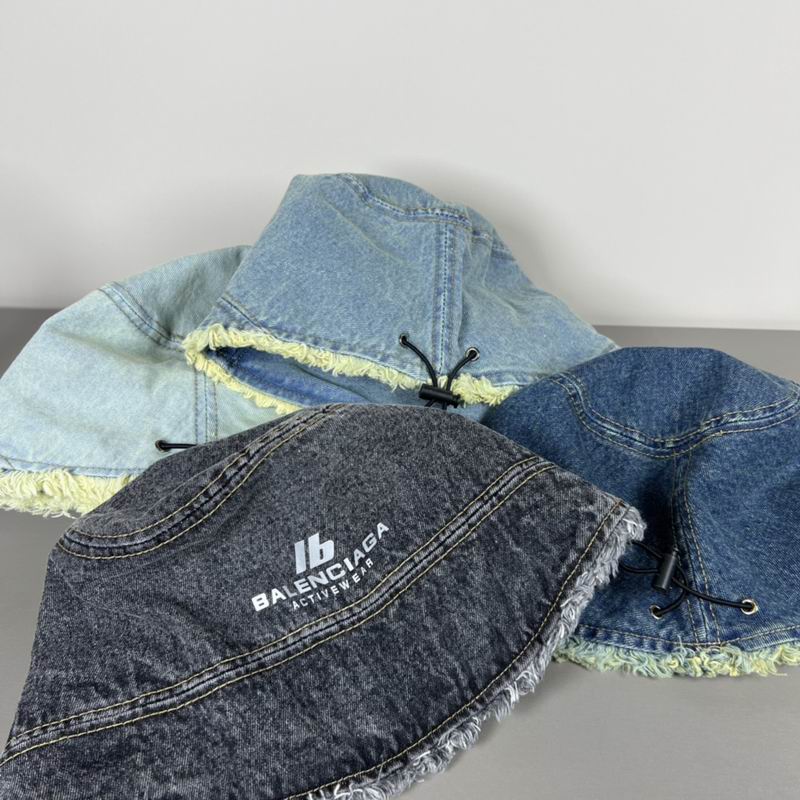 Balenciaga hat dx (1)