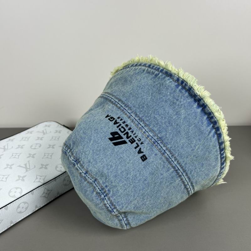 Balenciaga hat dx (10)