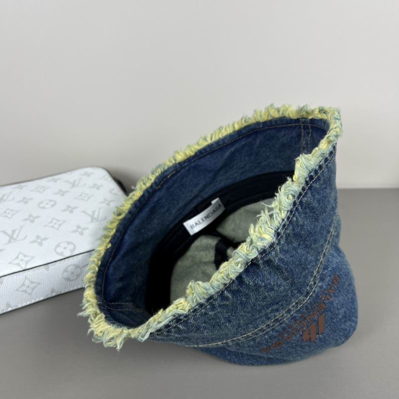 Balenciaga hat dx (2)