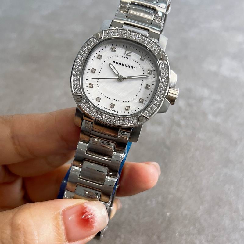 Burberry 34mm 72 (3)