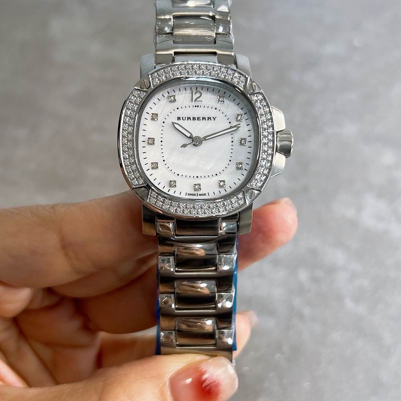 Burberry 34mm 72 (4)