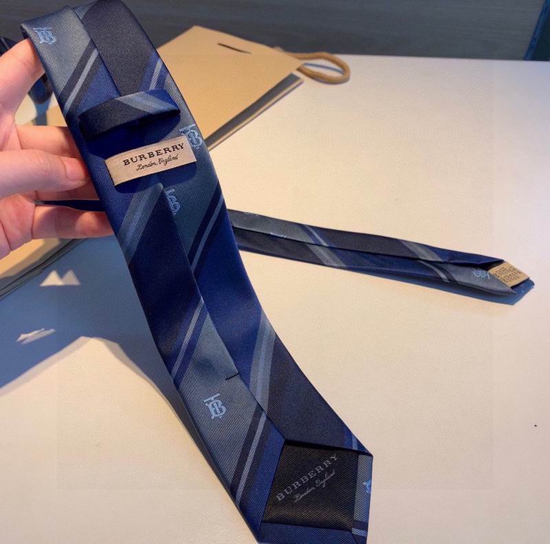 Burberry Tie hm (198)