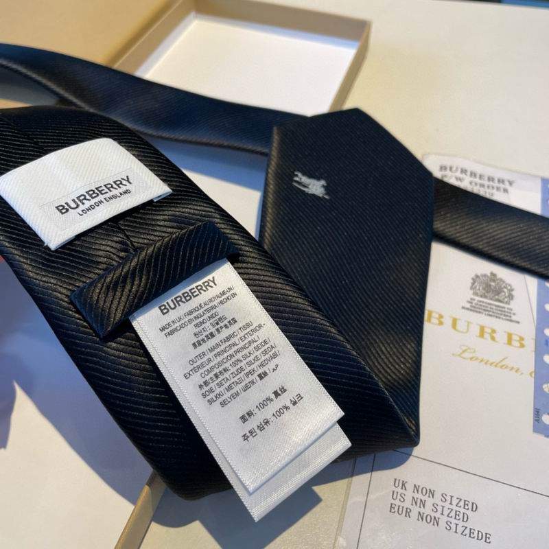 Burberry Tie hm (221)