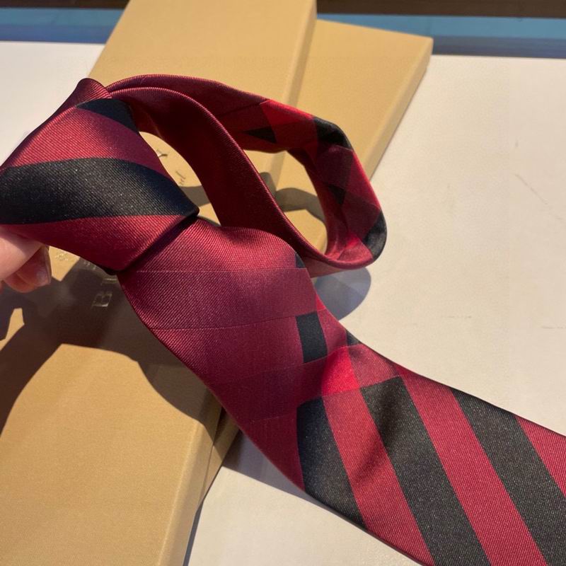 Burberry Tie hm (272)