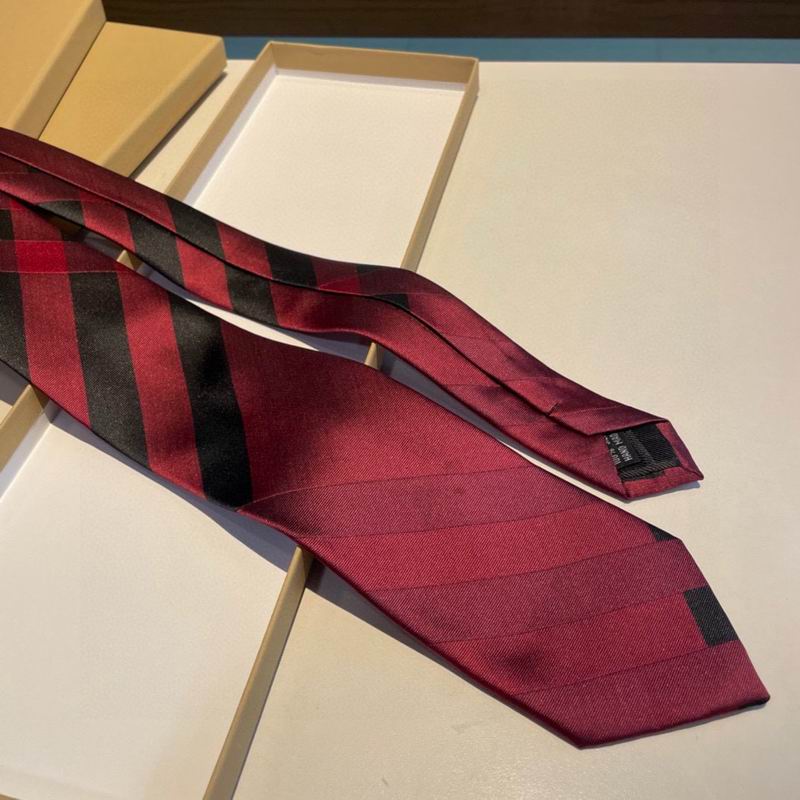 Burberry Tie hm (273)