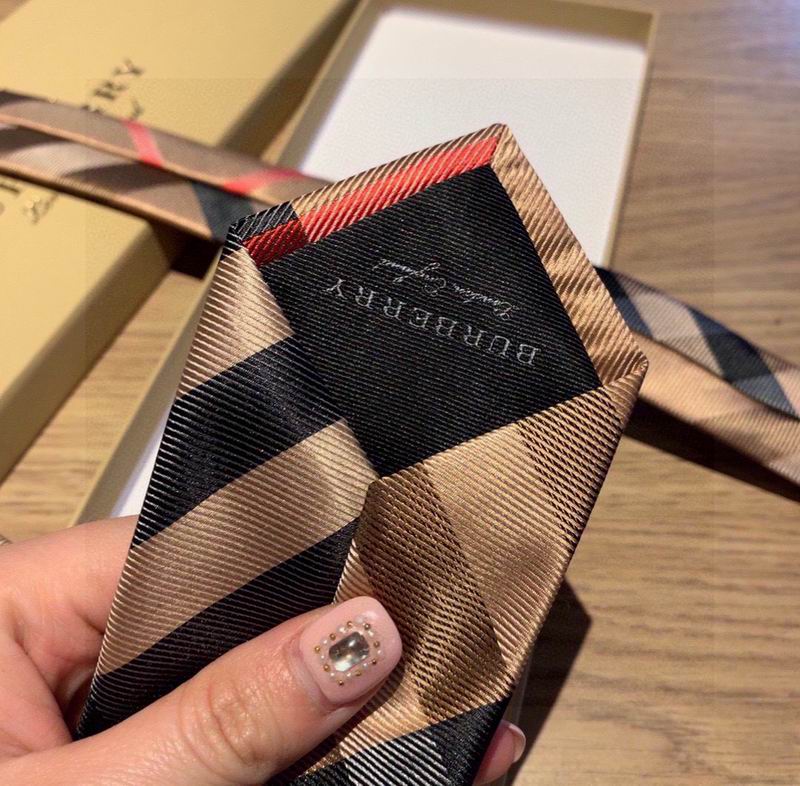 Burberry Tie hm (60)