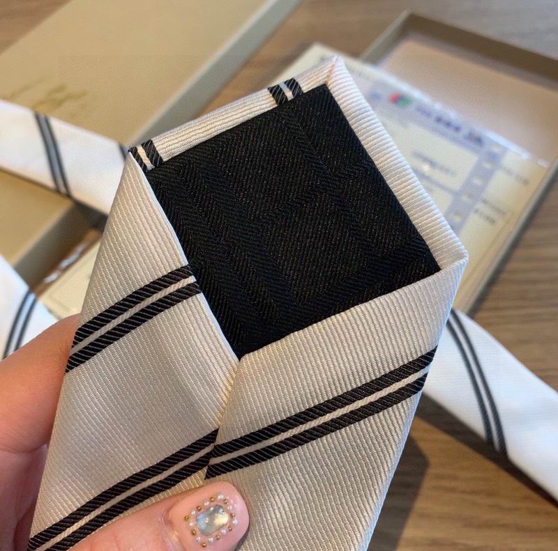 Burberry Tie hm (87)