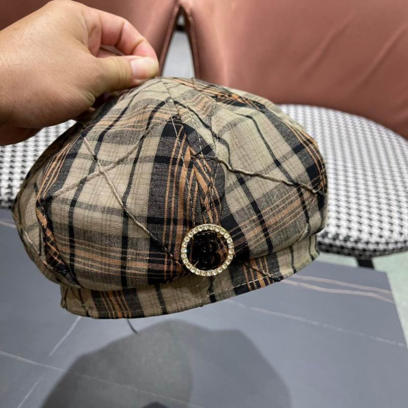 Burberry beret (38)