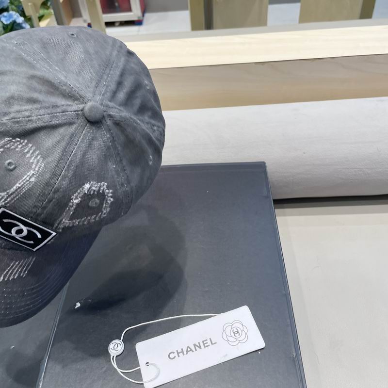 Chanel cap (60)