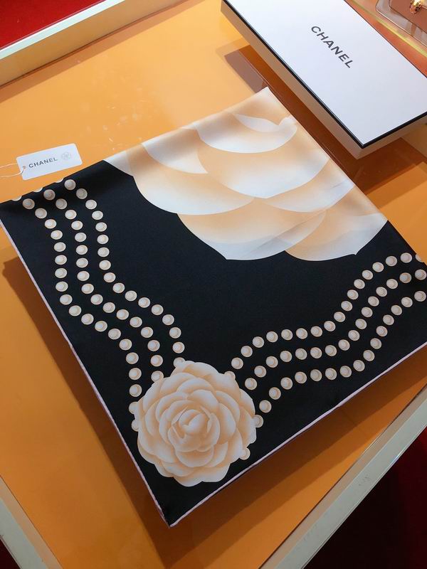 Chanel silk scarf 90X90cm E13 (5)