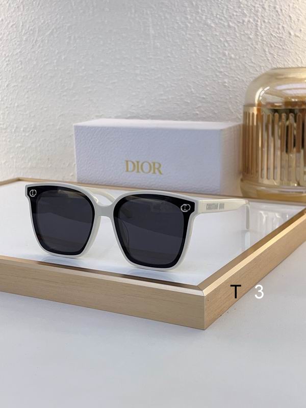 Dior D4U 64 15-145 c01