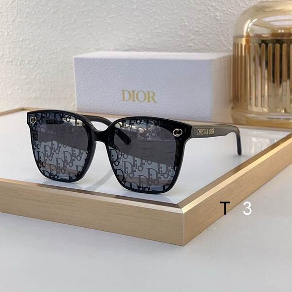 Dior D4U 64 15-145 c04