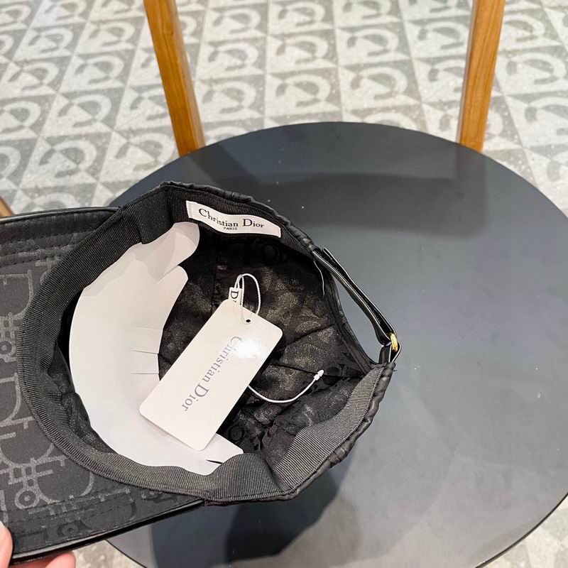 Dior cap (80)