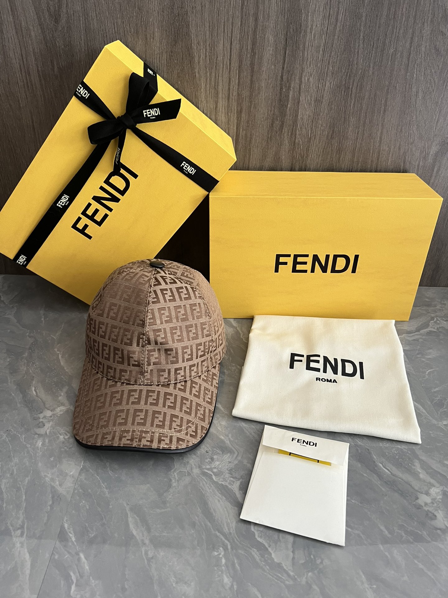 Fendi cap(高版本） dx (1)
