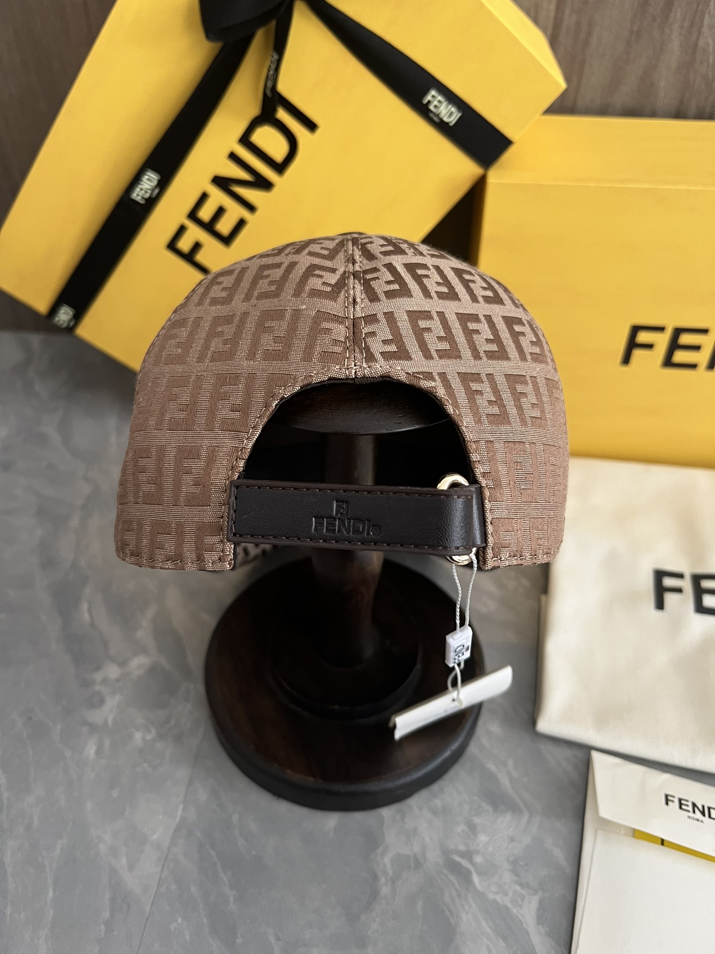 Fendi cap(高版本） dx (7)
